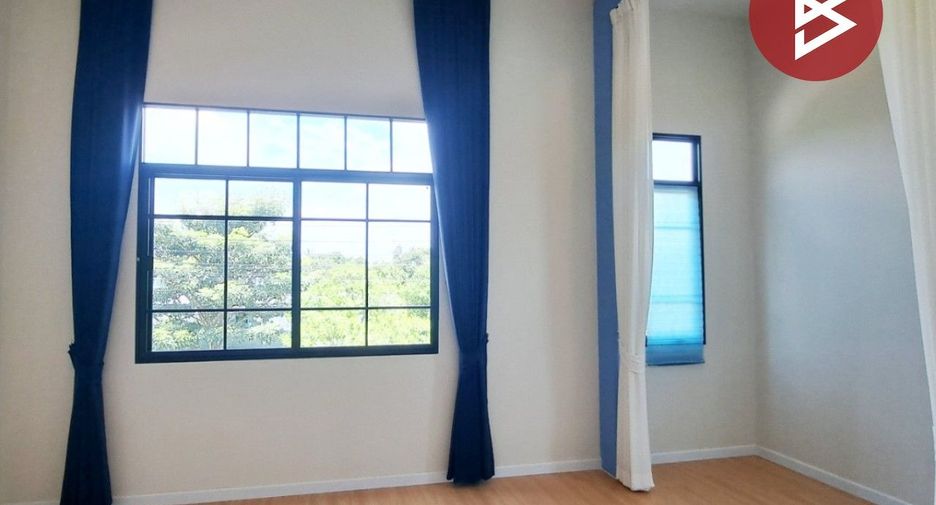Casa adosada en venta de 4 habitaciones en Bang Kruai, Nonthaburi