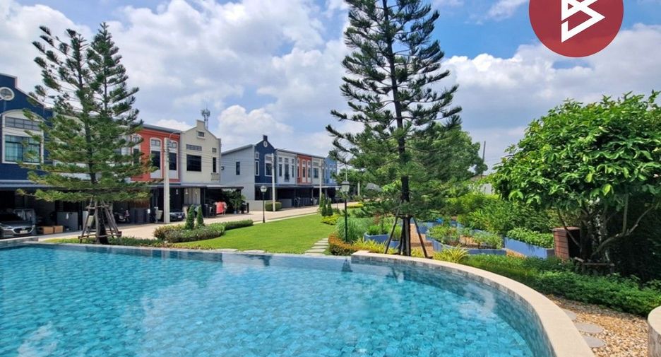Casa adosada en venta de 4 habitaciones en Bang Kruai, Nonthaburi