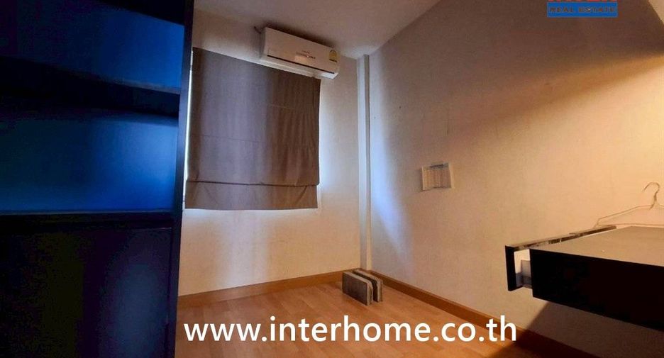 Casa adosada en venta de 3 habitaciones en Mueang Pathum Thani, Pathum Thani