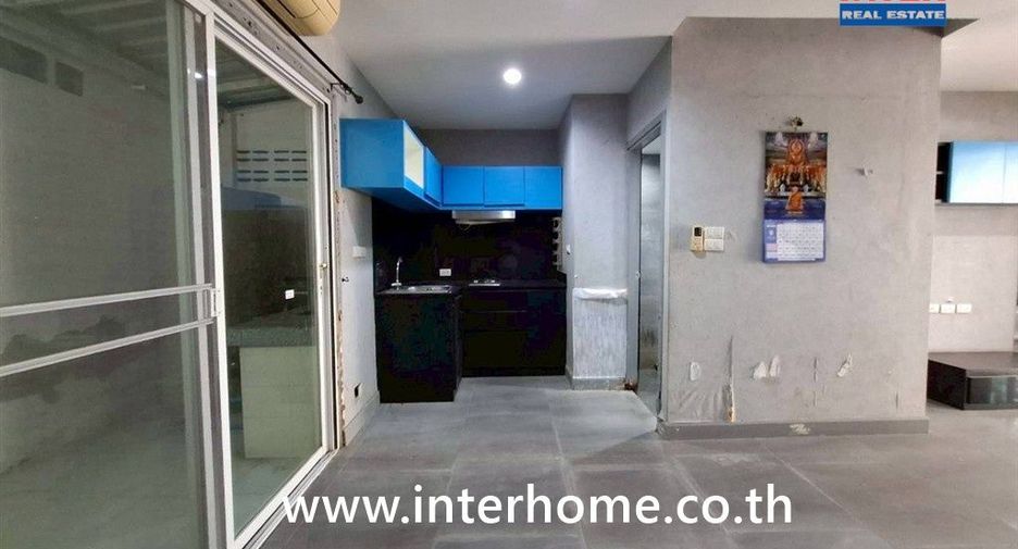 Casa adosada en venta de 3 habitaciones en Mueang Pathum Thani, Pathum Thani