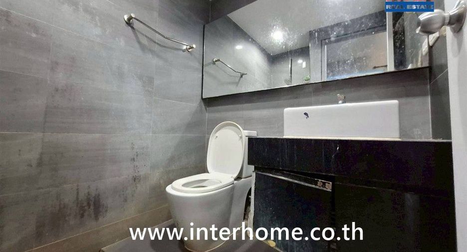 Casa adosada en venta de 3 habitaciones en Mueang Pathum Thani, Pathum Thani