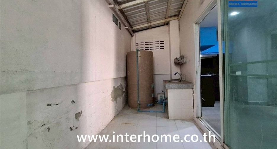 Casa adosada en venta de 3 habitaciones en Mueang Pathum Thani, Pathum Thani