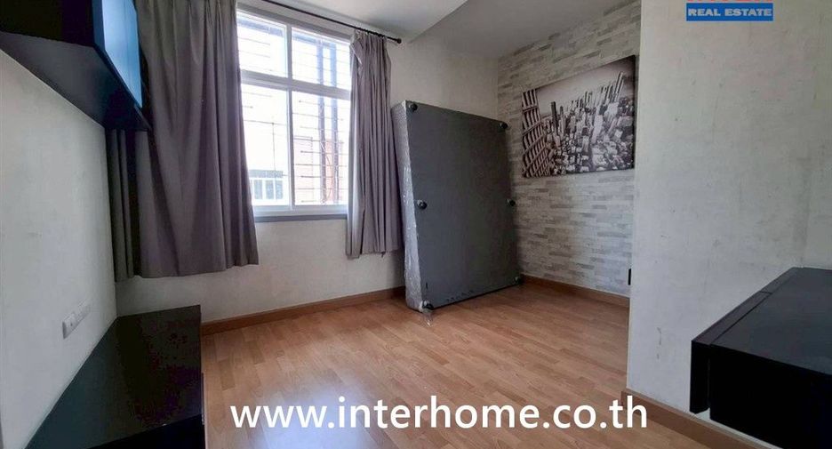 Casa adosada en venta de 3 habitaciones en Mueang Pathum Thani, Pathum Thani