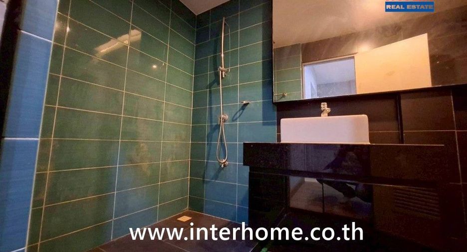 Casa adosada en venta de 3 habitaciones en Mueang Pathum Thani, Pathum Thani