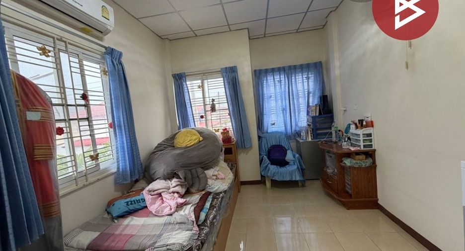 Reihenhaus zum Kauf mit 3 Zimmer in Phutthamonthon, Nakhon Pathom