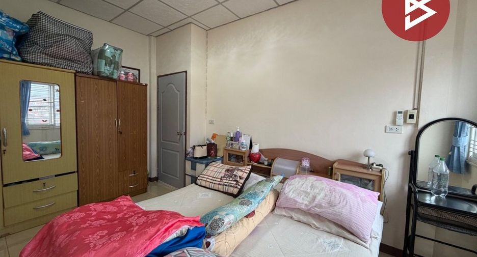 Reihenhaus zum Kauf mit 3 Zimmer in Phutthamonthon, Nakhon Pathom