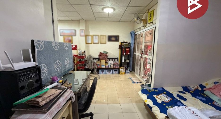 Reihenhaus zum Kauf mit 3 Zimmer in Phutthamonthon, Nakhon Pathom
