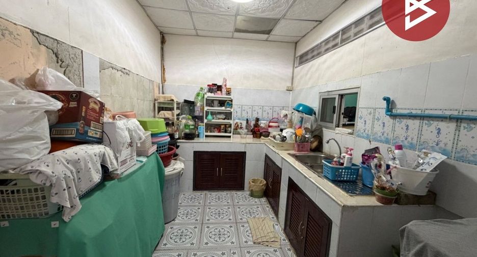Reihenhaus zum Kauf mit 3 Zimmer in Phutthamonthon, Nakhon Pathom