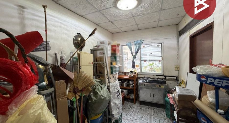Reihenhaus zum Kauf mit 3 Zimmer in Phutthamonthon, Nakhon Pathom