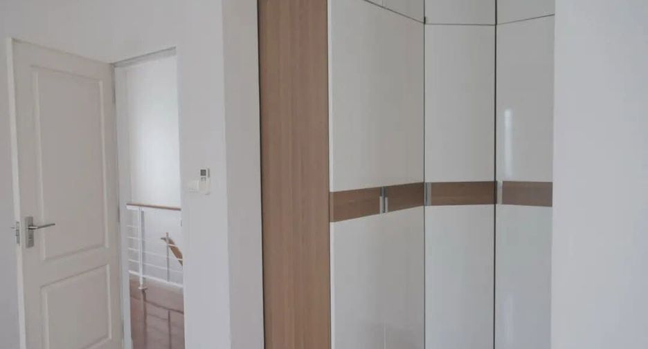 For rent 4 bedrooms house in Mueang Chiang Mai, Chiang Mai