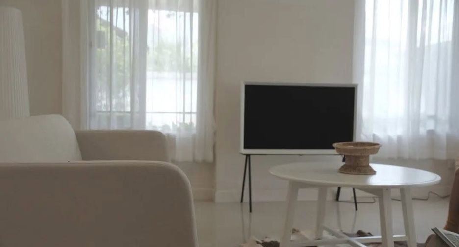 For rent 4 bedrooms house in Mueang Chiang Mai, Chiang Mai