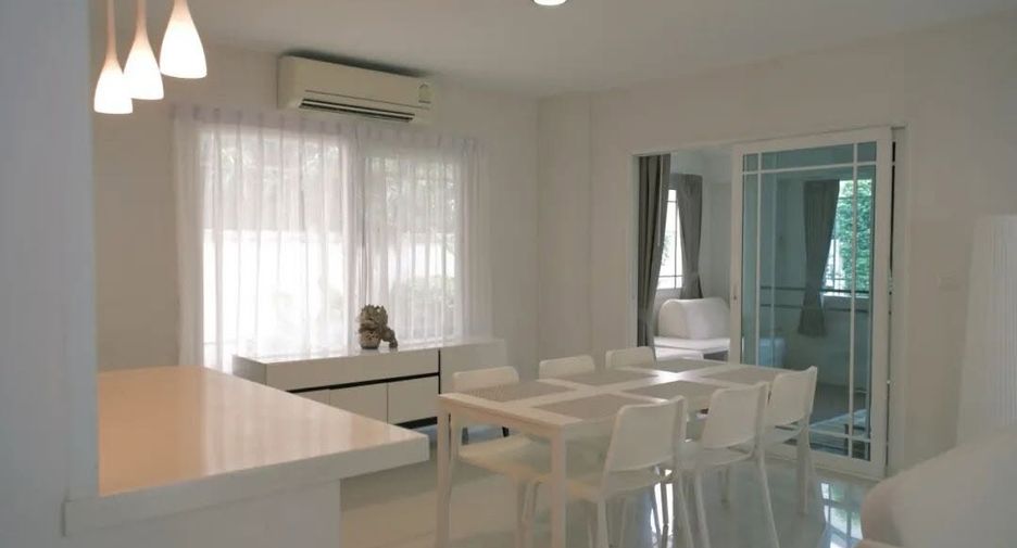 For rent 4 bedrooms house in Mueang Chiang Mai, Chiang Mai