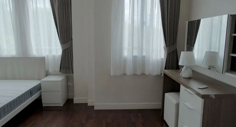 For rent 4 bedrooms house in Mueang Chiang Mai, Chiang Mai