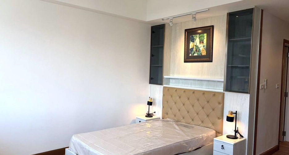 For sale 4 ベッドルーム condo in Watthana, Bangkok