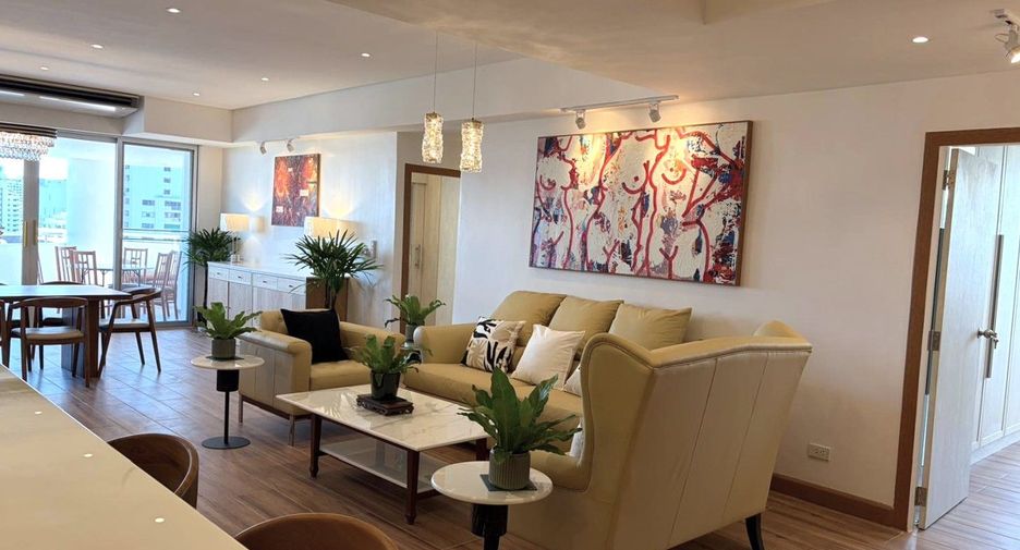 For sale 4 ベッドルーム condo in Watthana, Bangkok