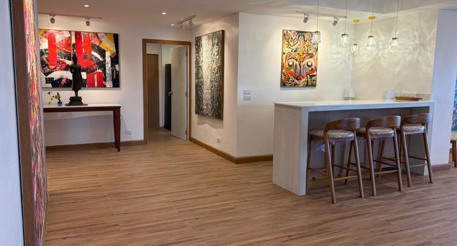 For sale 4 ベッドルーム condo in Watthana, Bangkok