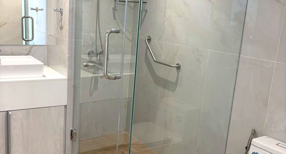 For sale 4 ベッドルーム condo in Watthana, Bangkok