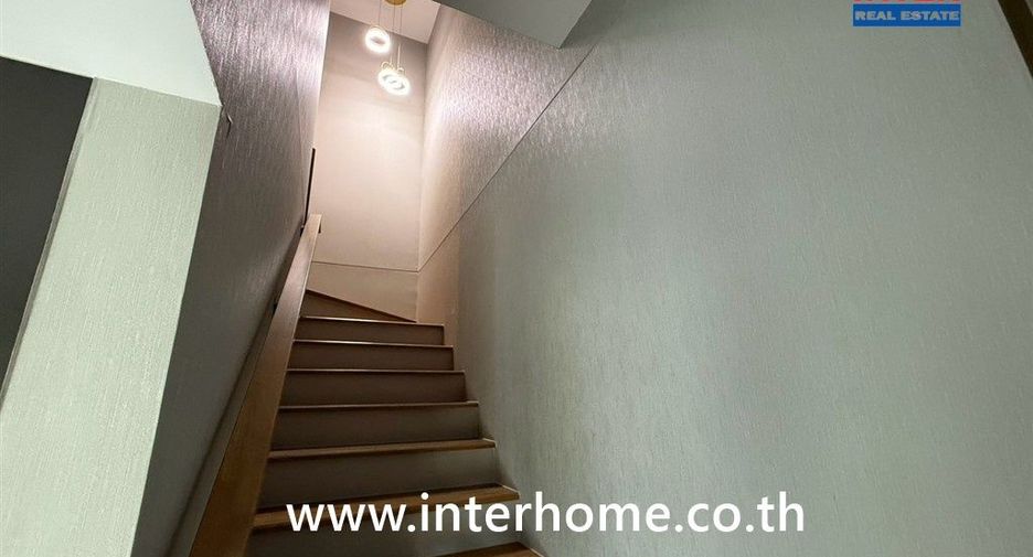 Reihenhaus zum Kauf mit 3 Zimmer in Thung Khru, Bangkok