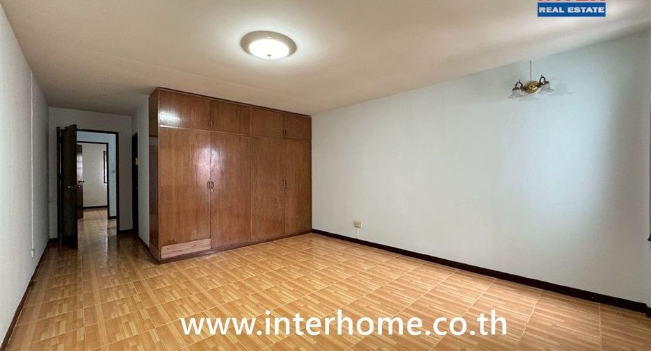 For sale 2 bedrooms townhouse in Don Mueang, Bangkok