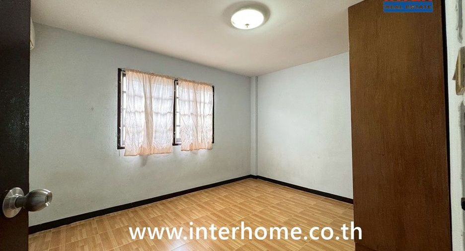 For sale 2 bedrooms townhouse in Don Mueang, Bangkok