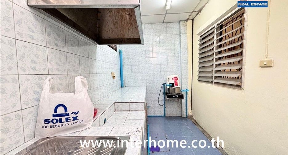 For sale 2 bedrooms townhouse in Don Mueang, Bangkok