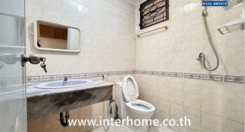 For sale 2 bedrooms townhouse in Don Mueang, Bangkok