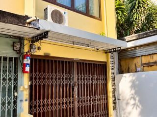 Local comercial en venta de 3 habitaciones en Bangkok Yai, Bangkok