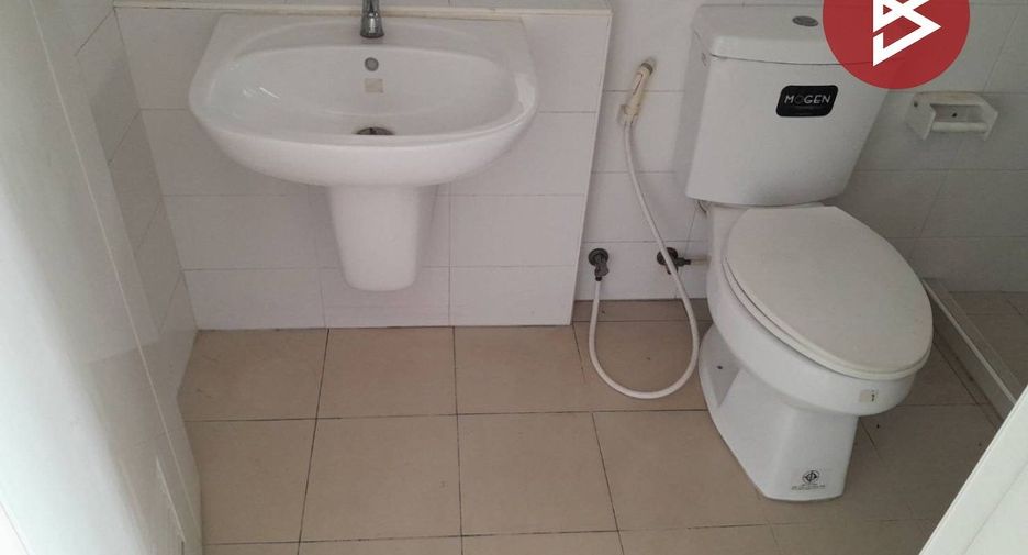 For sale 3 bedrooms townhouse in Mueang Pathum Thani, Pathum Thani