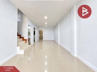 Casa adosada en venta de 4 habitaciones en Mueang Samut Sakhon, Samut Sakhon