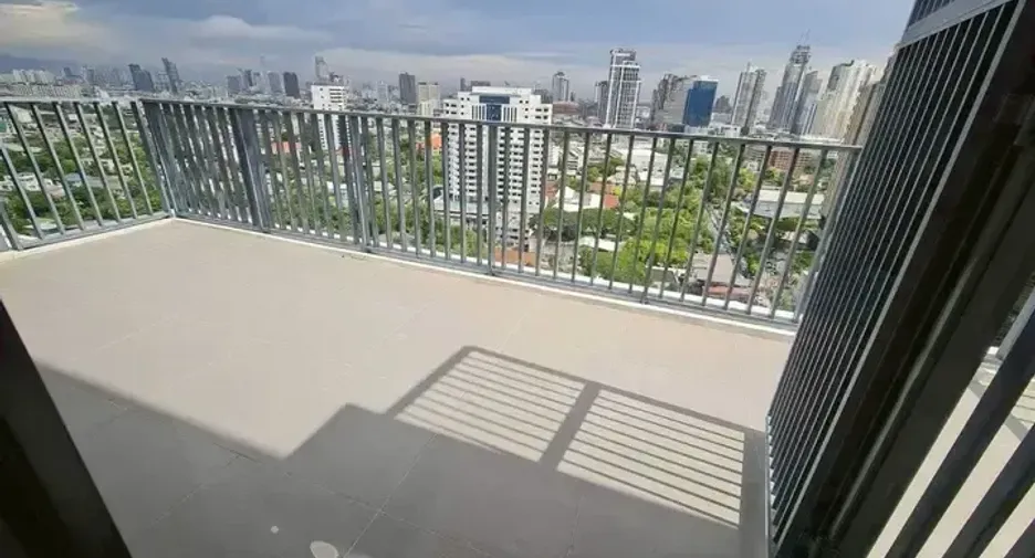 ให้เช่า และ ขาย 3 ห้องนอน คอนโด ใน วัฒนา, กรุงเทพฯ
