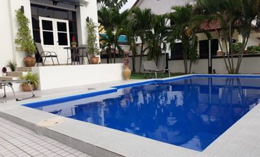 Casa en alquiler de 3 habitaciones en Bang Lamung, Chonburi