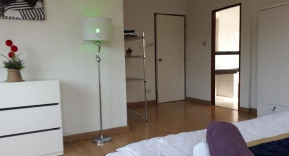 Casa en alquiler de 3 habitaciones en Bang Lamung, Chonburi