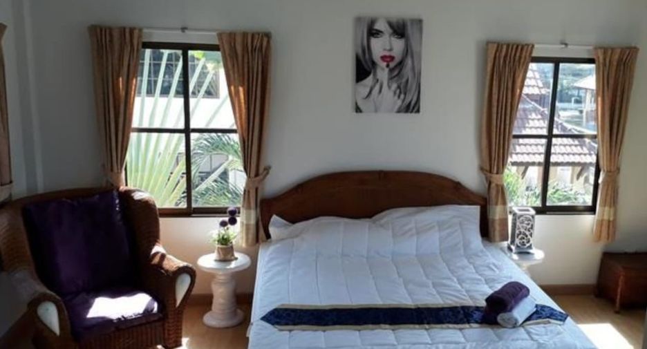 Casa en alquiler de 3 habitaciones en Bang Lamung, Chonburi