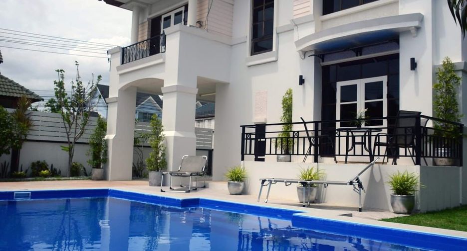 Casa en alquiler de 3 habitaciones en Bang Lamung, Chonburi