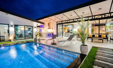 For sale 4 bedrooms villa in Hua Hin, Prachuap Khiri Khan
