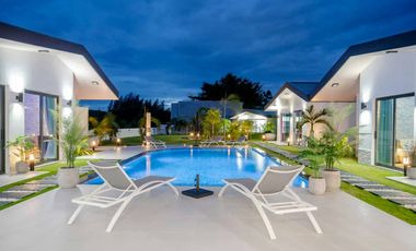 For sale 4 bedrooms villa in Hua Hin, Prachuap Khiri Khan