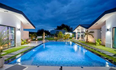 For sale 4 bedrooms villa in Hua Hin, Prachuap Khiri Khan