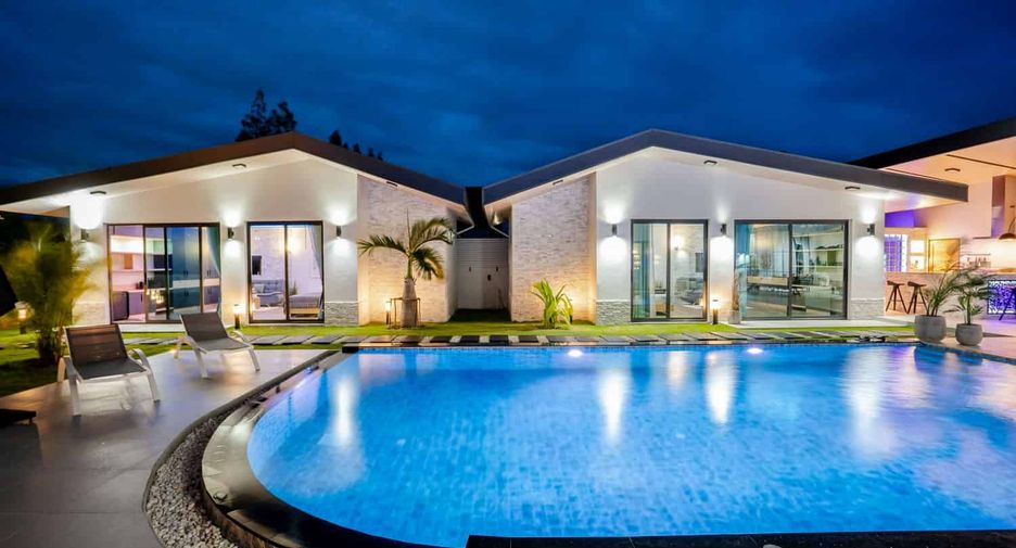 For sale 4 bedrooms villa in Hua Hin, Prachuap Khiri Khan
