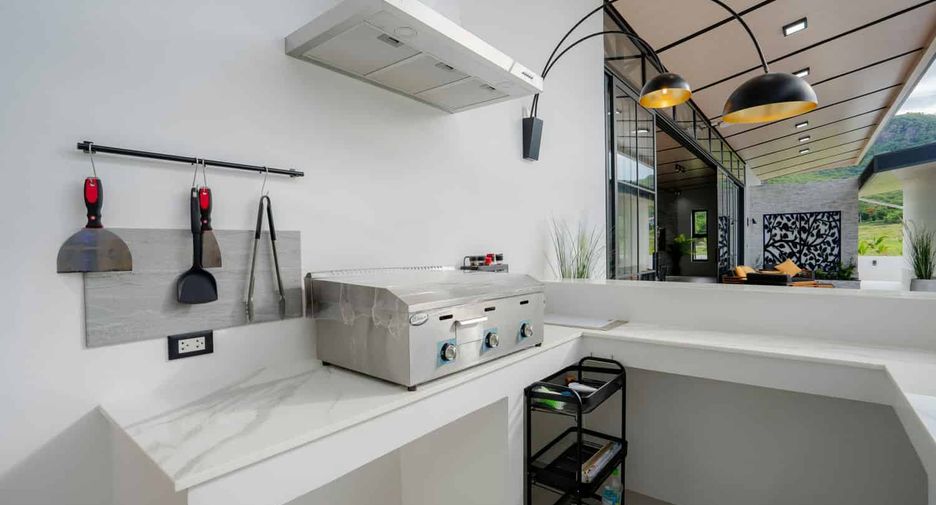 For sale 4 bedrooms villa in Hua Hin, Prachuap Khiri Khan