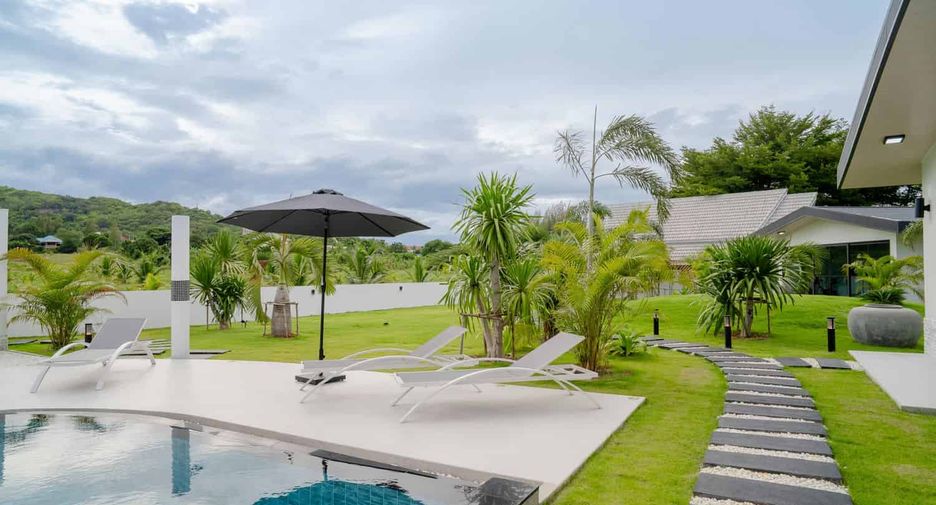 For sale 4 bedrooms villa in Hua Hin, Prachuap Khiri Khan