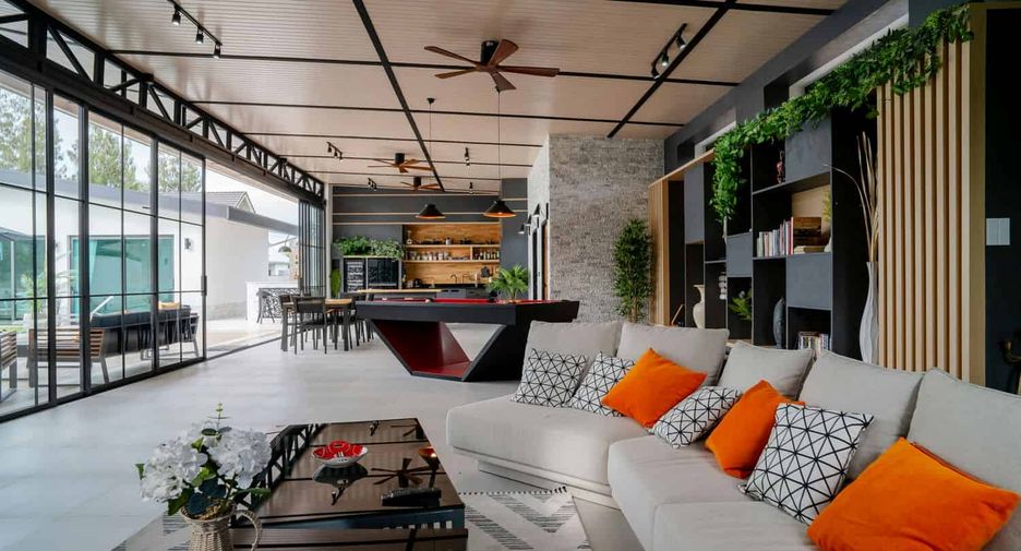 For sale 4 bedrooms villa in Hua Hin, Prachuap Khiri Khan