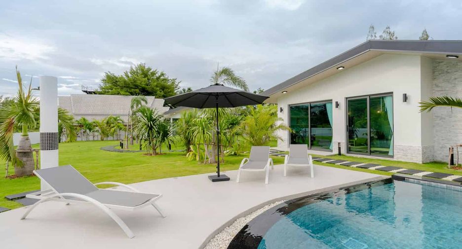 For sale 4 bedrooms villa in Hua Hin, Prachuap Khiri Khan