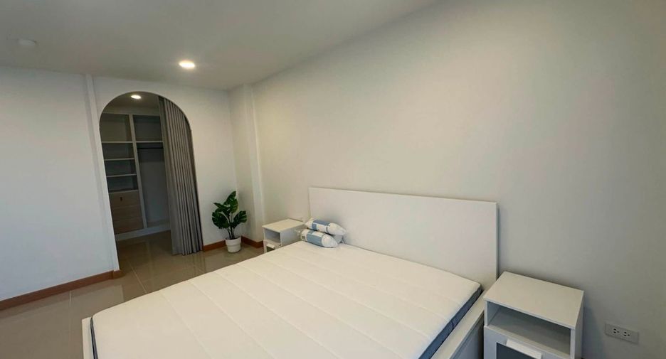 Wohnung zur Miete mit 2 Zimmer in Phra Khanong, Bangkok