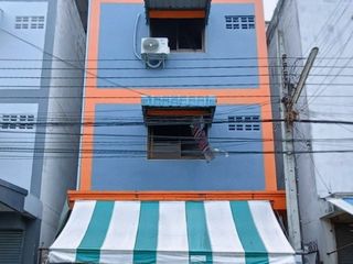 Local comercial en venta de 6 habitaciones en Lat Krabang, Bangkok