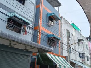 Local comercial en venta de 6 habitaciones en Lat Krabang, Bangkok