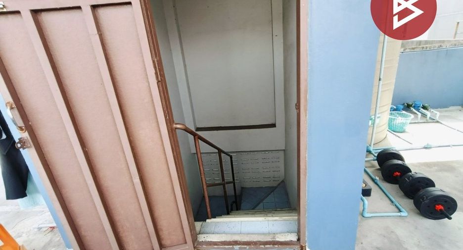 Local comercial en venta de 6 habitaciones en Lat Krabang, Bangkok
