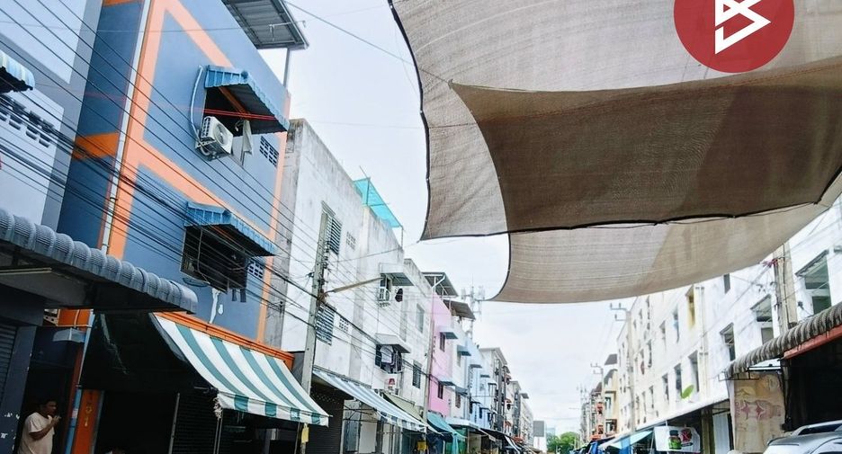 Local comercial en venta de 6 habitaciones en Lat Krabang, Bangkok
