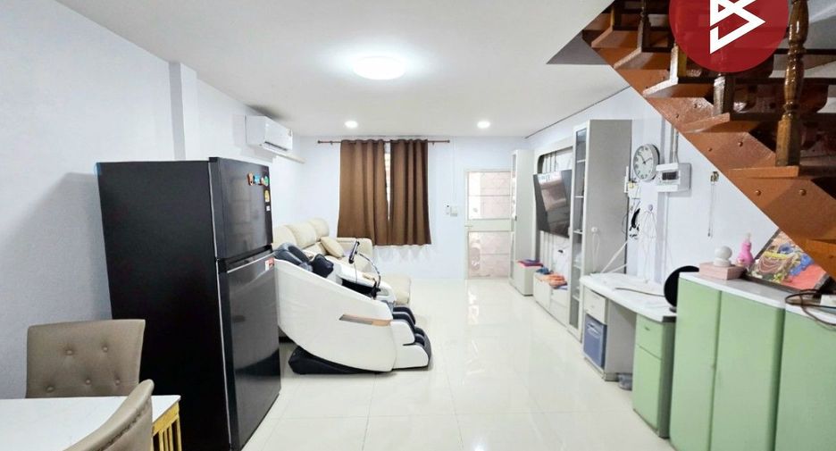 For sale 2 bedrooms townhouse in Mueang Nakhon Pathom, Nakhon Pathom