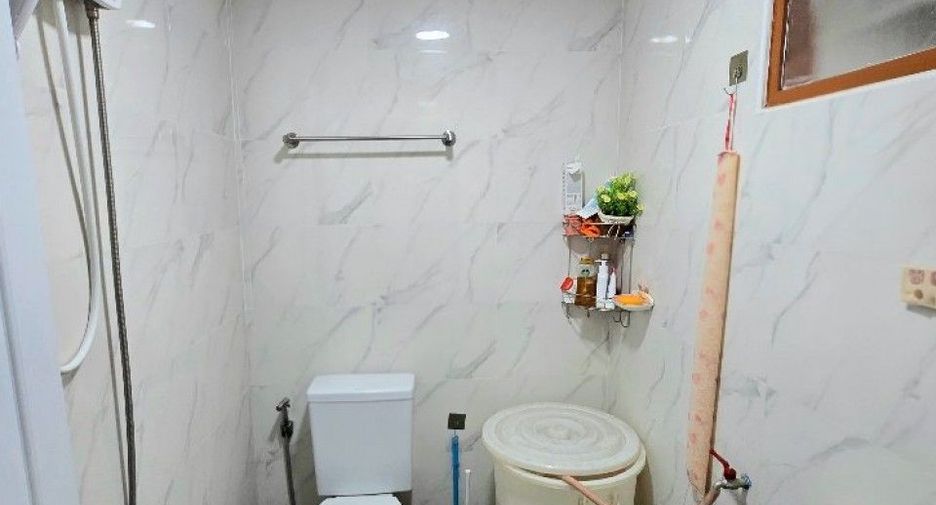 For sale 2 bedrooms townhouse in Mueang Nakhon Pathom, Nakhon Pathom