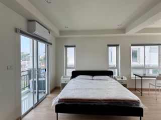 Reihenhaus zur Miete mit 3 Zimmer in Watthana, Bangkok